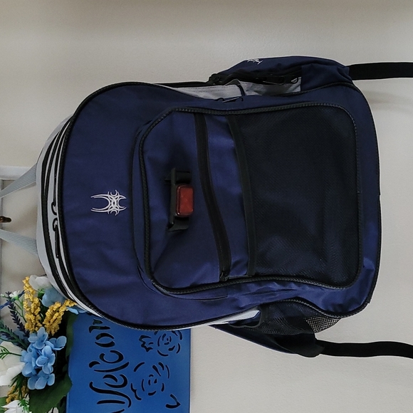 Highroad Unisex 3 Compartment Heavy Duty Hiking Backpack with Blinking Light - Picture 1 of 16